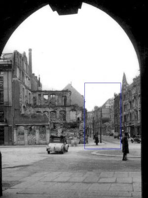 Im Frühjahr 1946 stehen nur  noch die Gebäudereste auf der Fr.-August-Str.