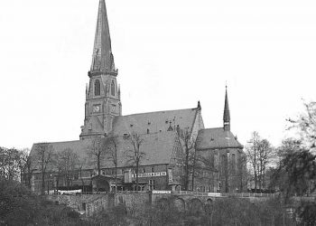 Die Schloßkirche mit ihrem neuen Turm - Ansicht um 1900